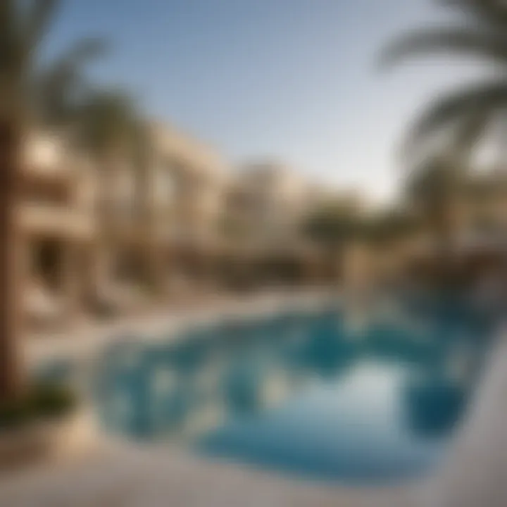 Community amenities at 'ذا بيتش', featuring pools and recreational areas